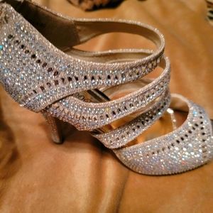 Embezzled heels NWOT